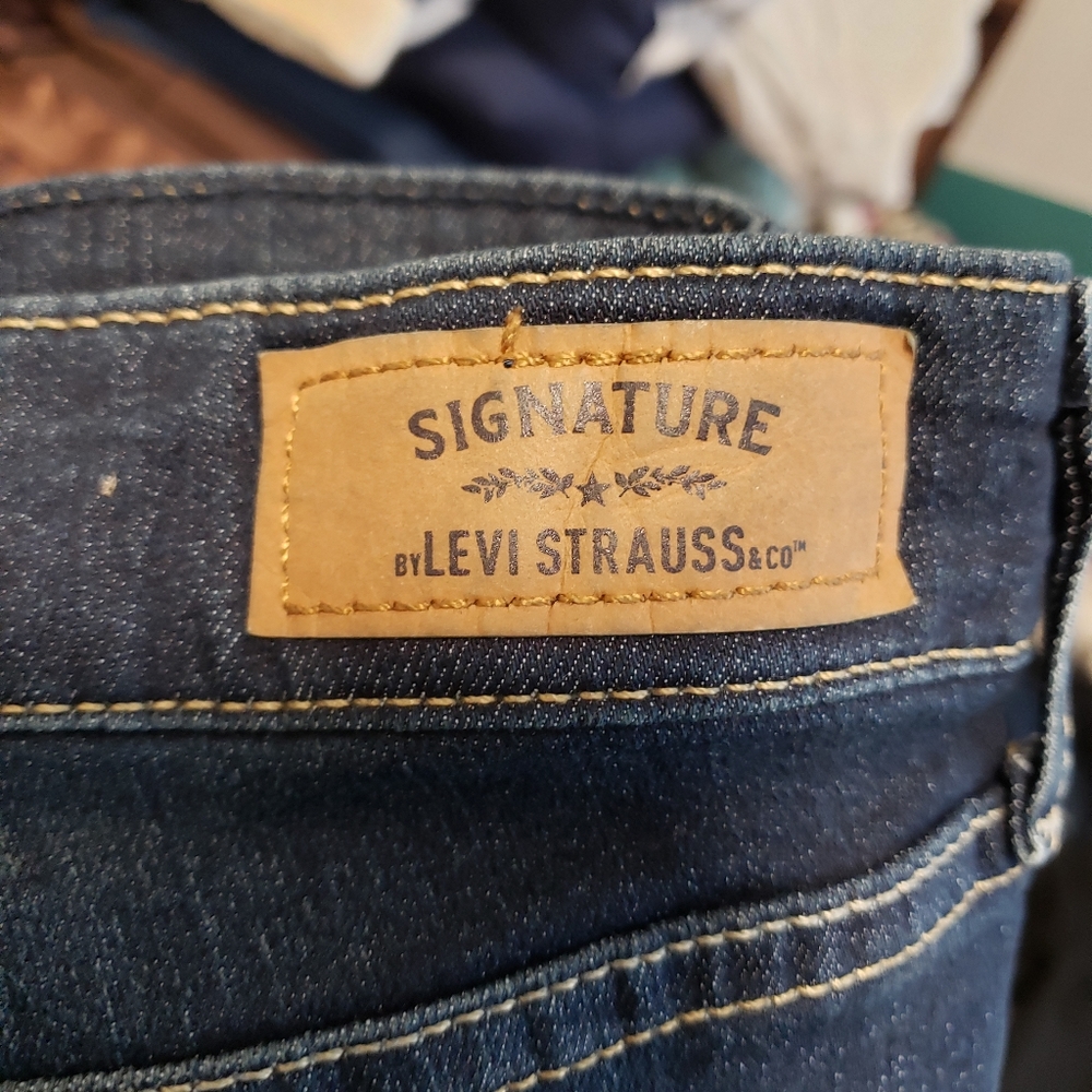 Signature by levi Strauss jeans